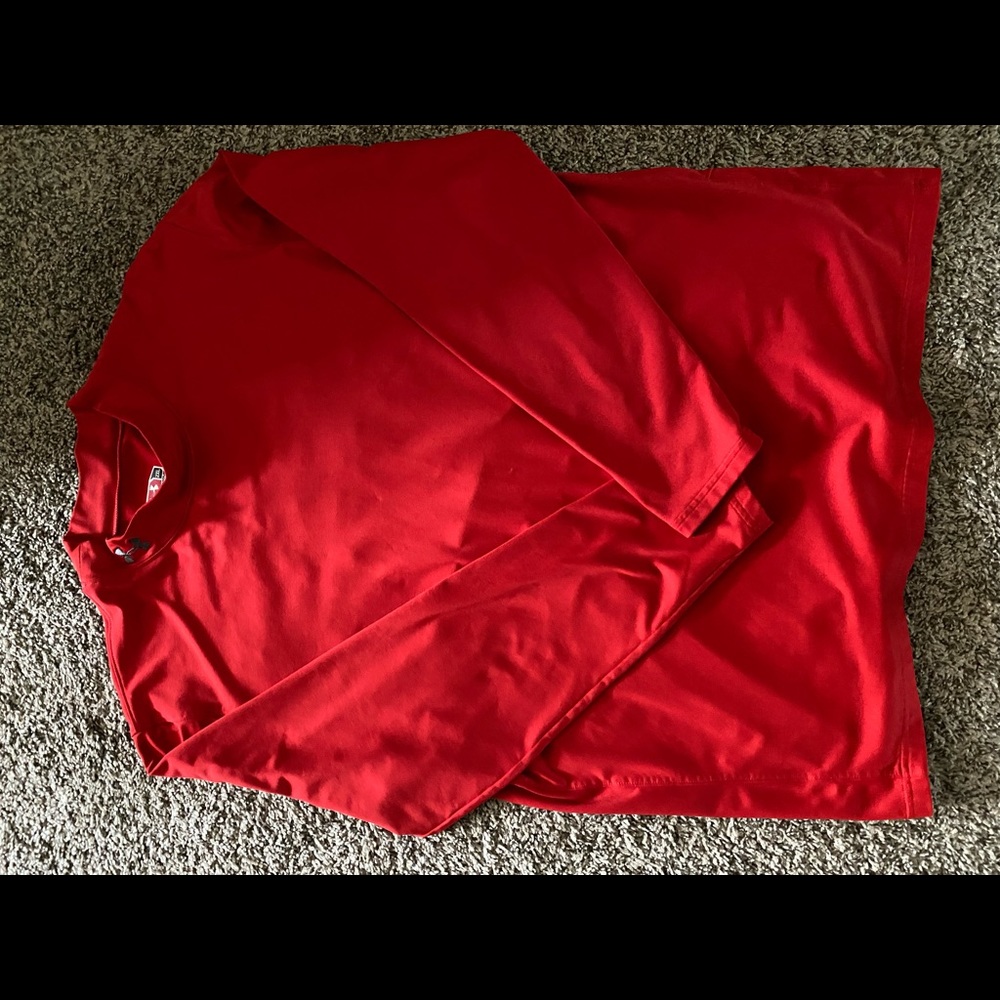 Men’s Under Armour long sleeve. Size 2XL.